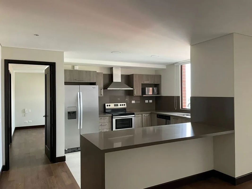 Apartamento en Alquiler Zona 14 - Image 2