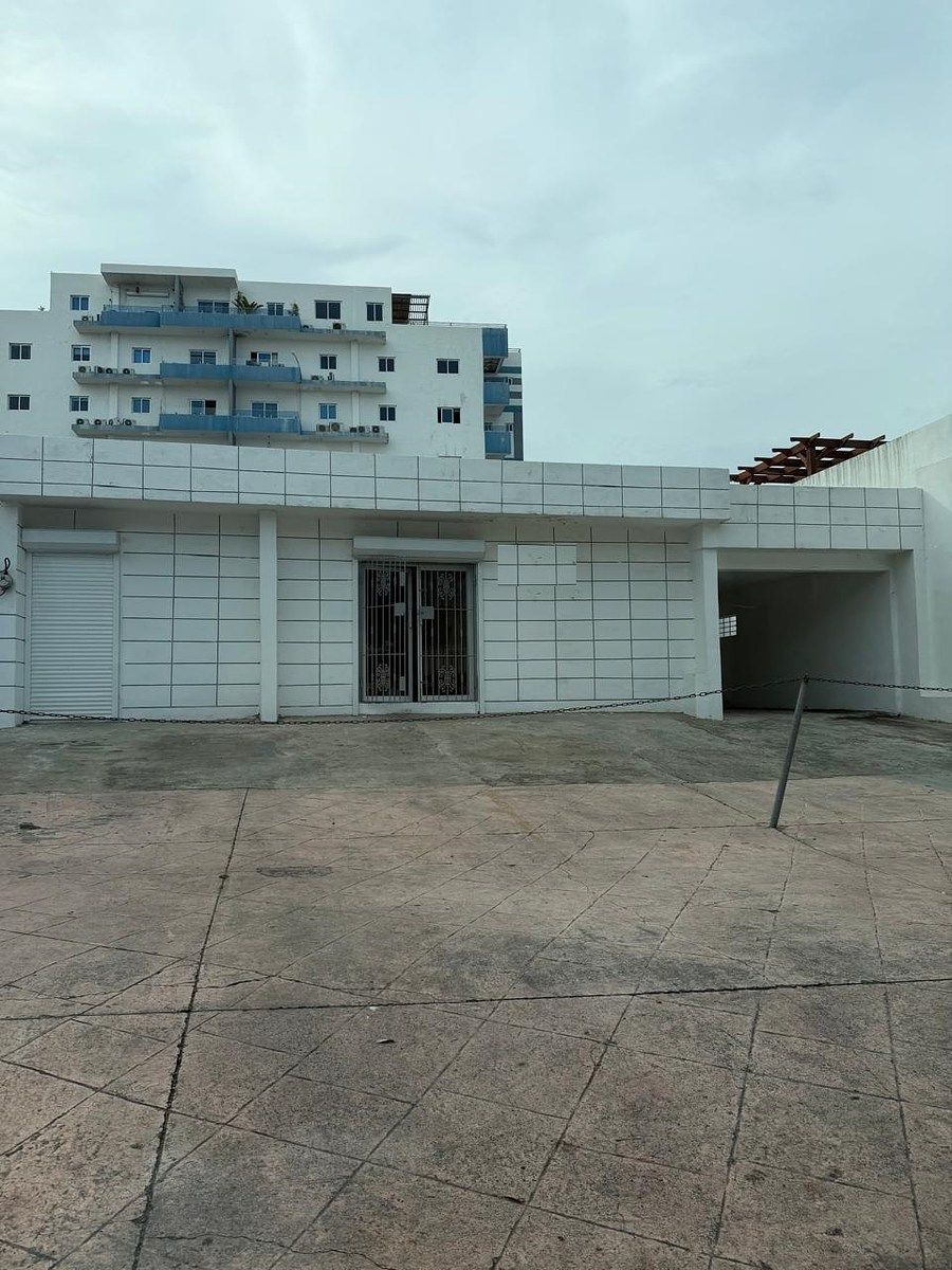 En Alquiler Local en Gazcue de 450m2, foto 1 de 3