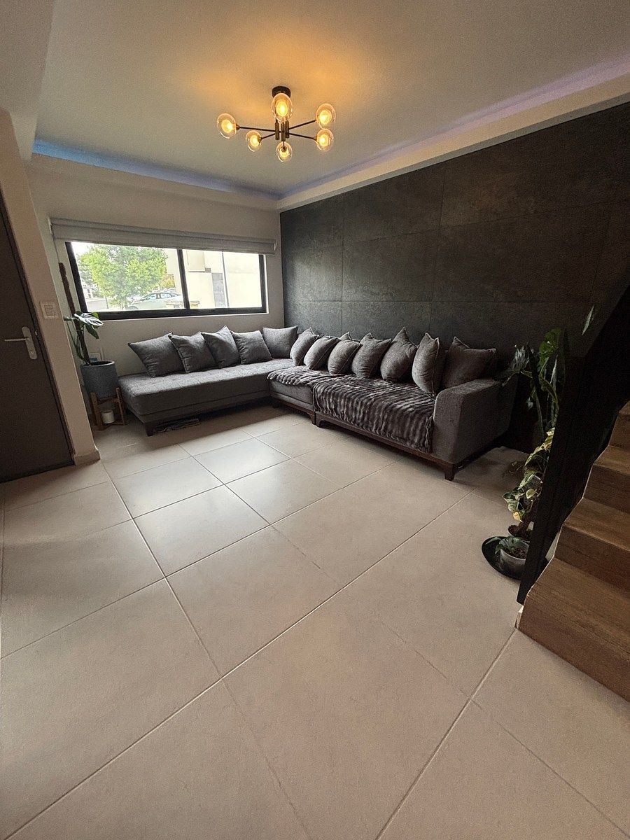 Sala, photo 1 of 12