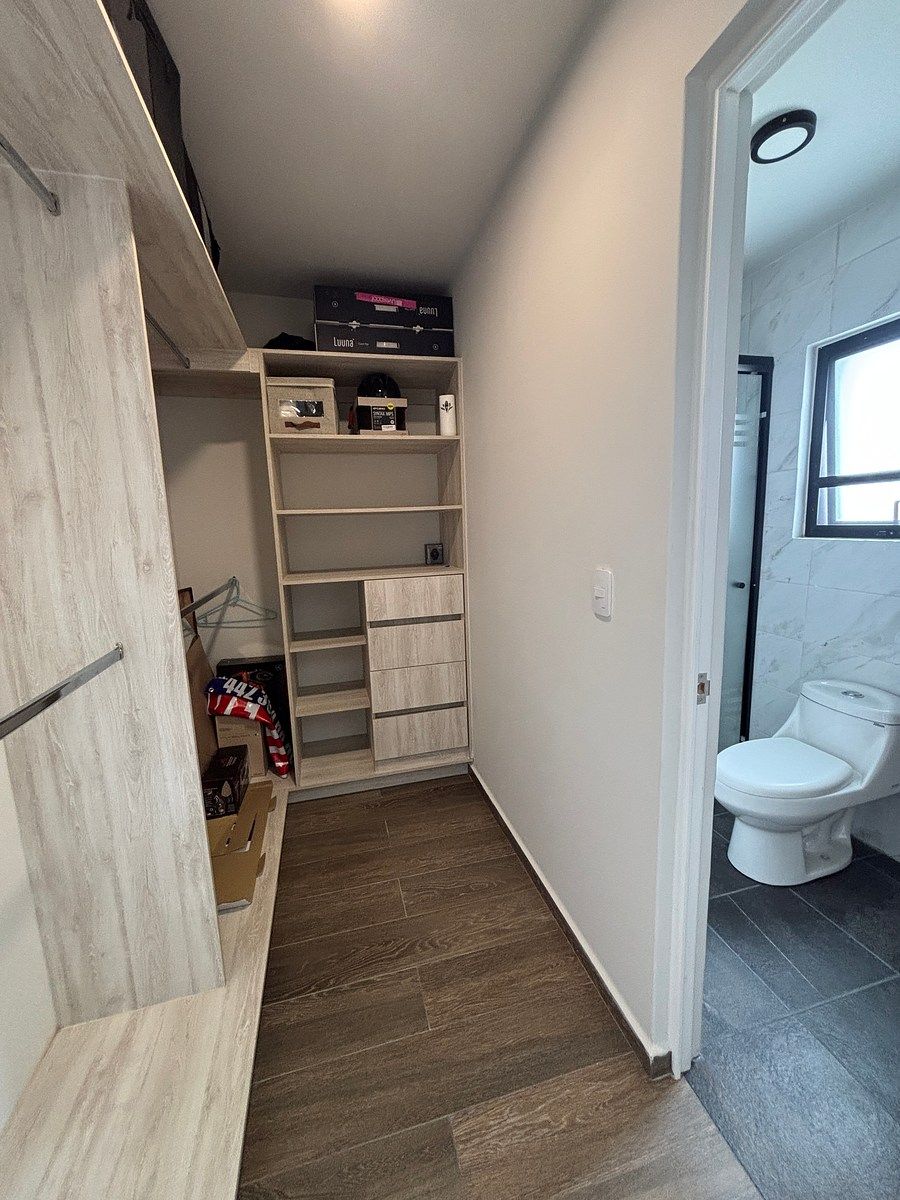 Vestidor y baño, foto 13 de 18