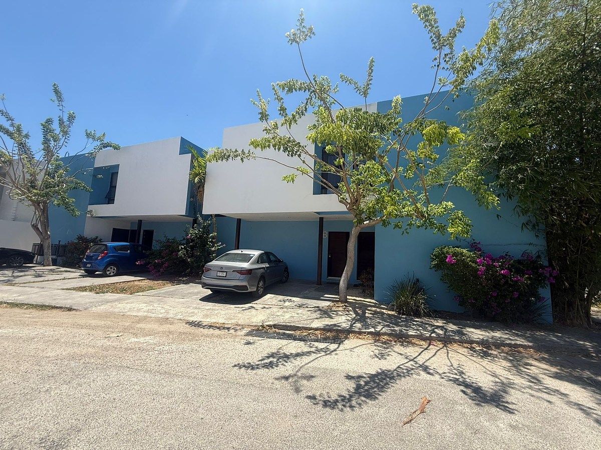 Townhouse en Renta Altabrisa, photo 1 of 9