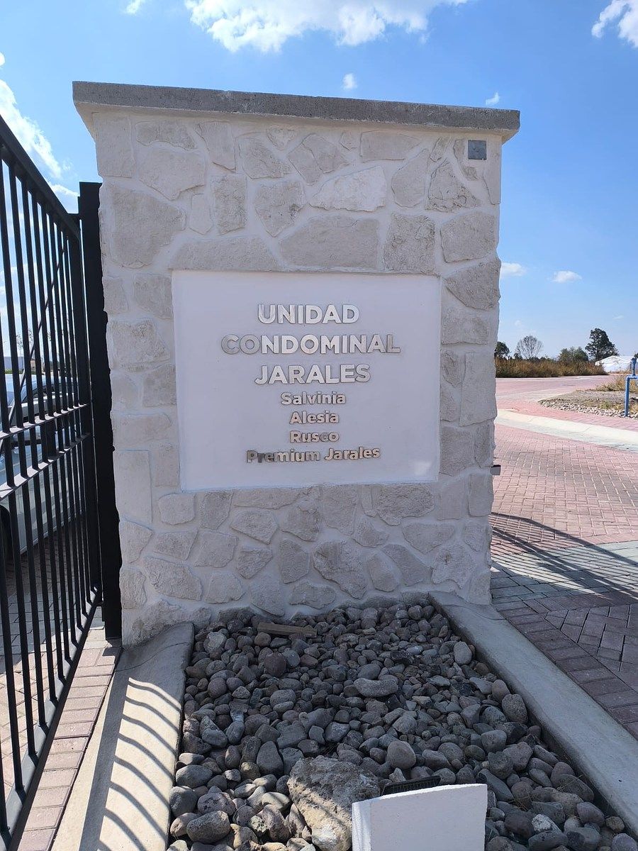 Fachada, foto 1 de 10