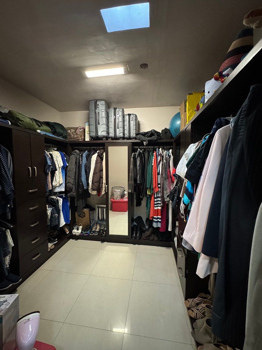 Walk-in Closet recámara principal, foto 22 de 38