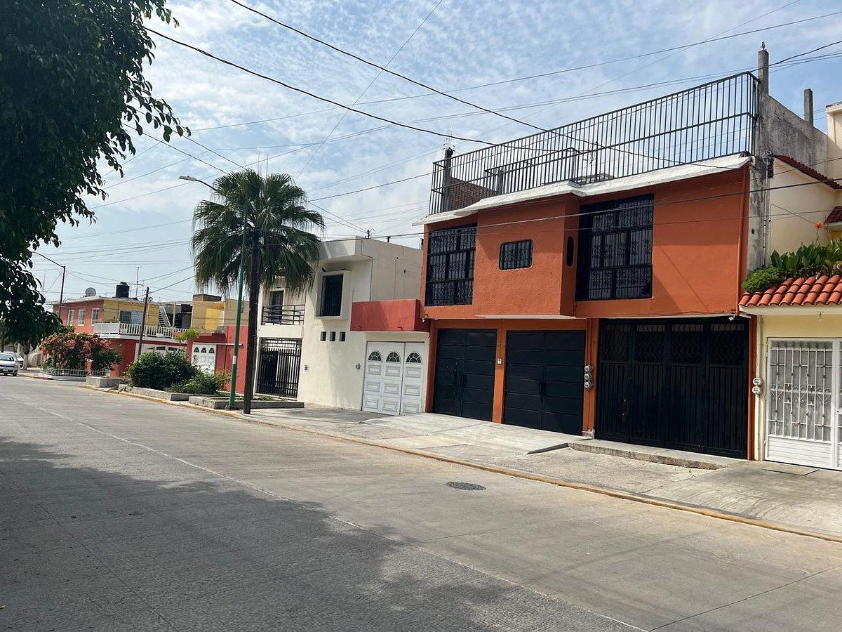 House in Santos, Tuxtla Gutiérrez, photo 2 of 31