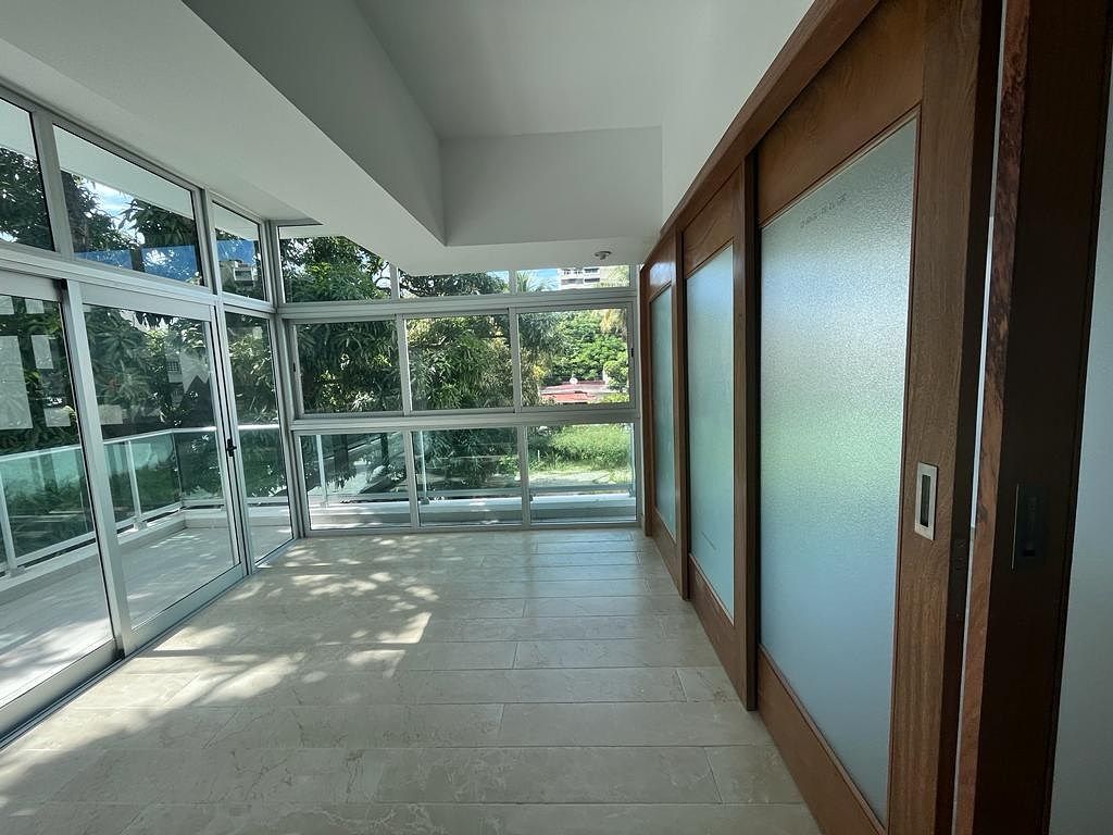 Sala - estudio cerrado, foto 3 de 8
