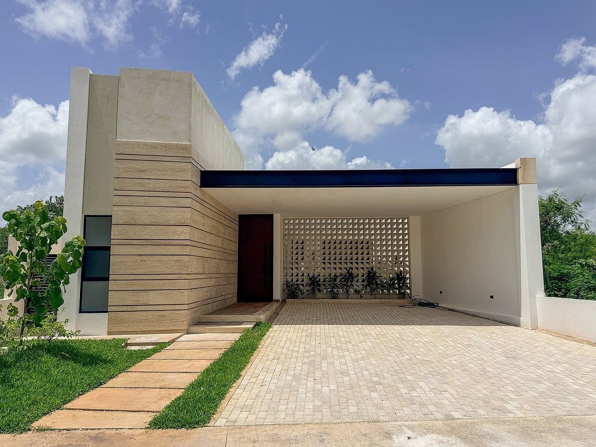 CASA EN VENTA DE UN PISO EN PRIVADA  KOMCHEN MERIDA YUCATAN, foto 1 de 17