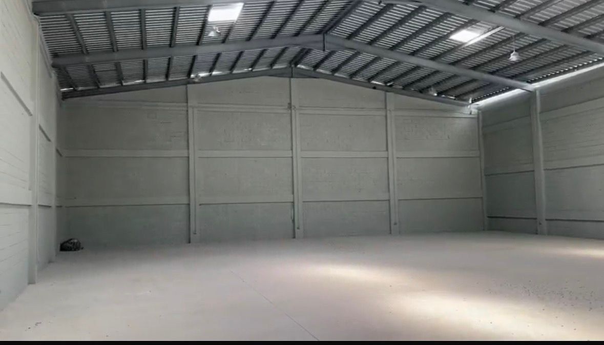 Nave en Manoguayabo, Santo Domingo Oeste, foto 2 de 6