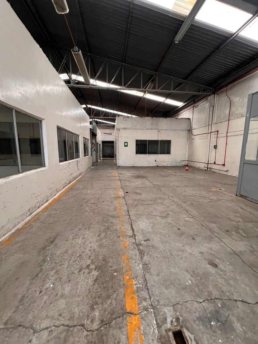 Bodega comercial en Santa Ana Tlapaltitlán, Toluca, foto 2 de 8