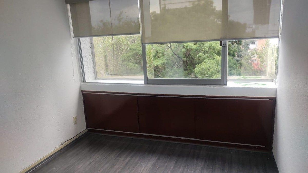 Oficina en Renta o Venta en Insurgentes 6C/1E - 2 Bodegas - Sala de juntas-130m2, foto 1 de 12