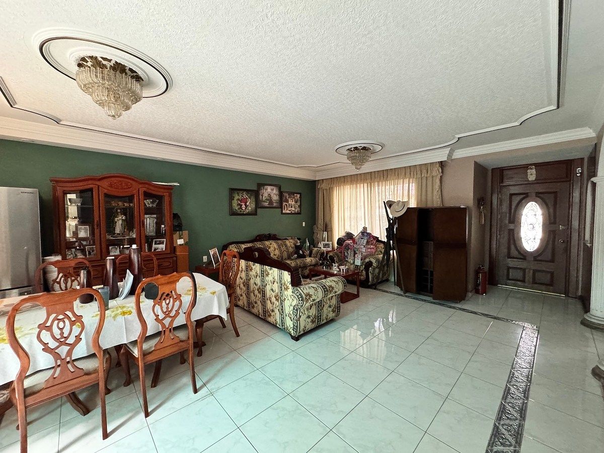 House in Independencia, Guadalajara, photo 2 of 25