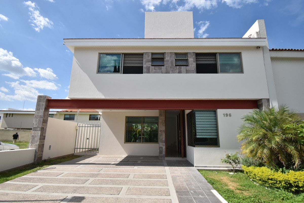 Casa en Renta en Jardín Real Zapopan en coto privado, foto 1 de 37