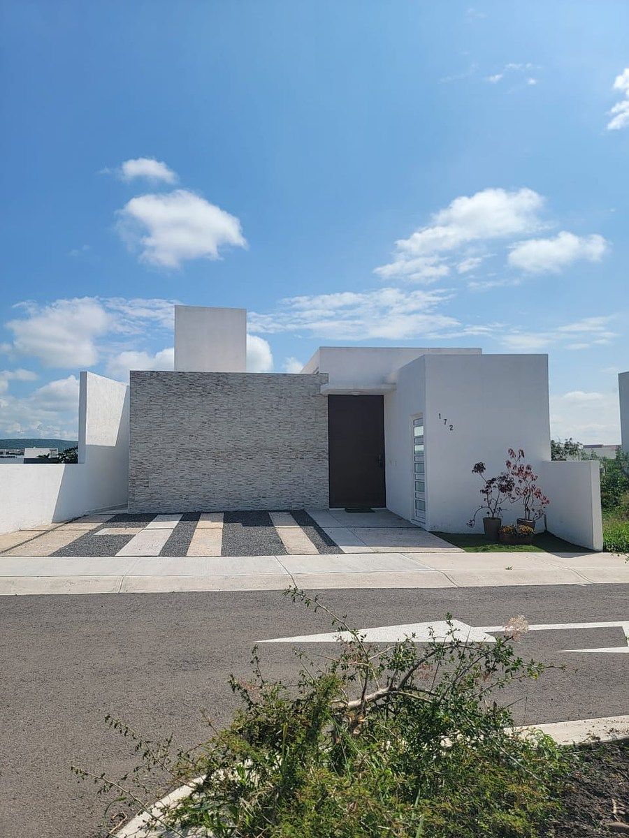 Fachada, photo 1 of 11