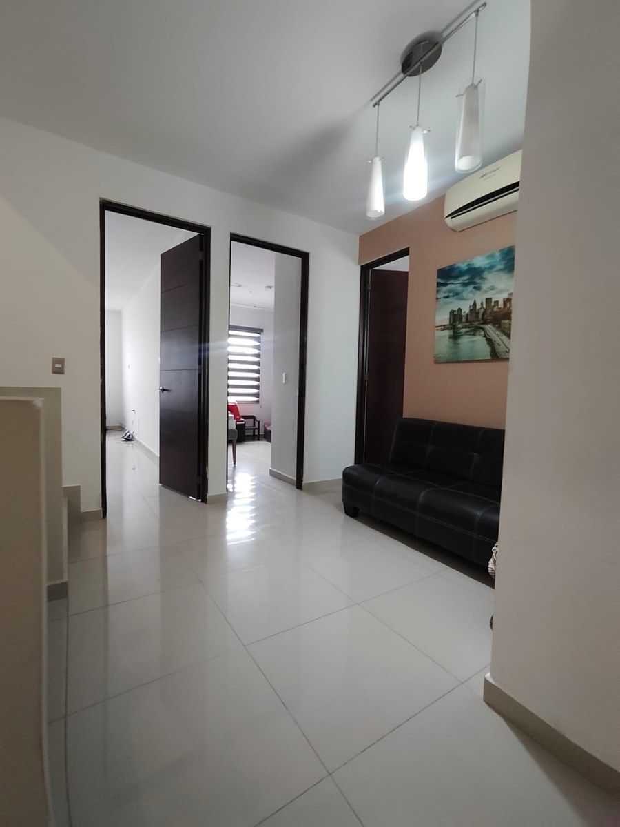Casa em condomínio fechado em Paseo San Junípero, Querétaro, foto 2 de 11