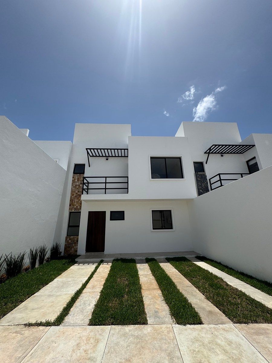 CASA EN VENTA EQUIPADA EN DZITYA, 3 RECÁMARAS Y ALBERCA, foto 1 de 25