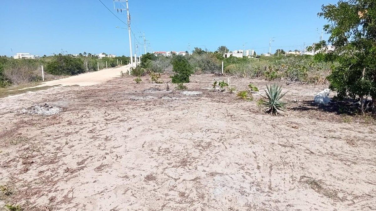 TERRENO EN ESQUINA EN VENTA CHICXULUB PUERTO, photo 1 of 3