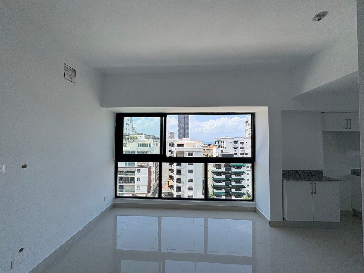 Apartamento en Renacimiento 1 habitación, foto 1 de 8