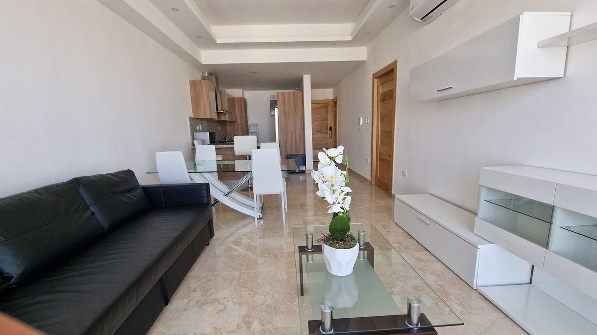 Acogedor Apartamento Amueblado en Evaristo Morales en Renta, foto 1 de 30