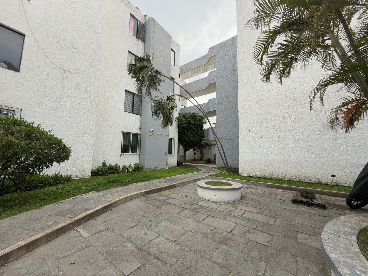SE RENTA DEPARTAMENTO EN JARDINES DE GUADAPULPE, foto 1 de 15