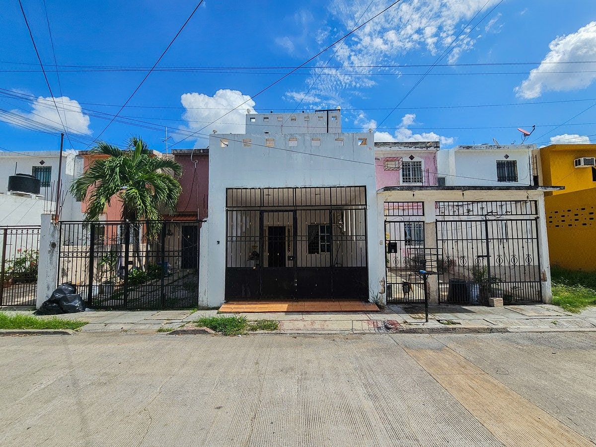 Fachada, photo 1 of 24