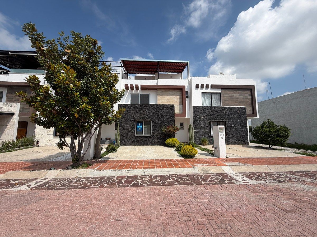 CASA À VENDA NO FRACC MADERA RESIDENCIAL. CELAYA GTO., foto 1 de 16