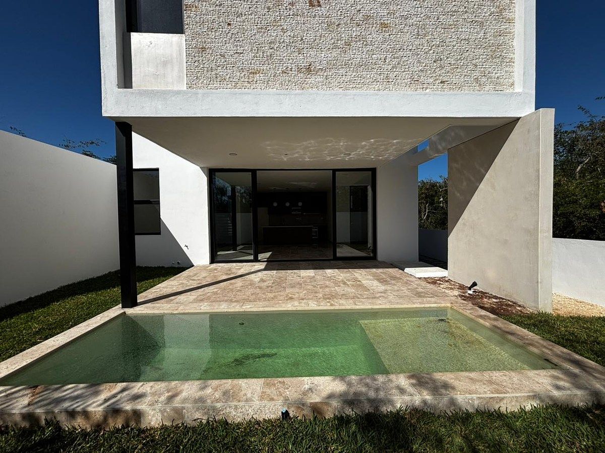 Casa en Yucatán Country Club, Mérida, foto 2 de 36
