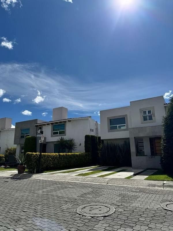 Casa en venta en La Encomienda Residencial, Metepec | Amplio terreno y jardín, foto 1 de 21