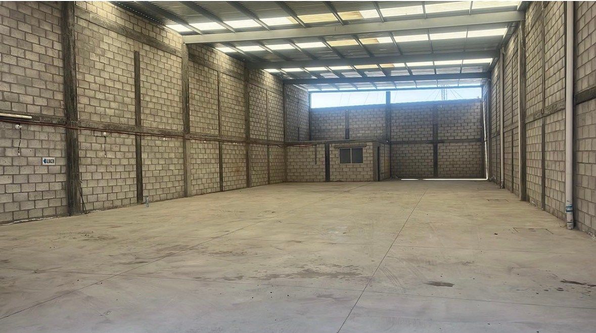 Commercial Storage Unit in San José el Alto, Querétaro, photo 2 of 10