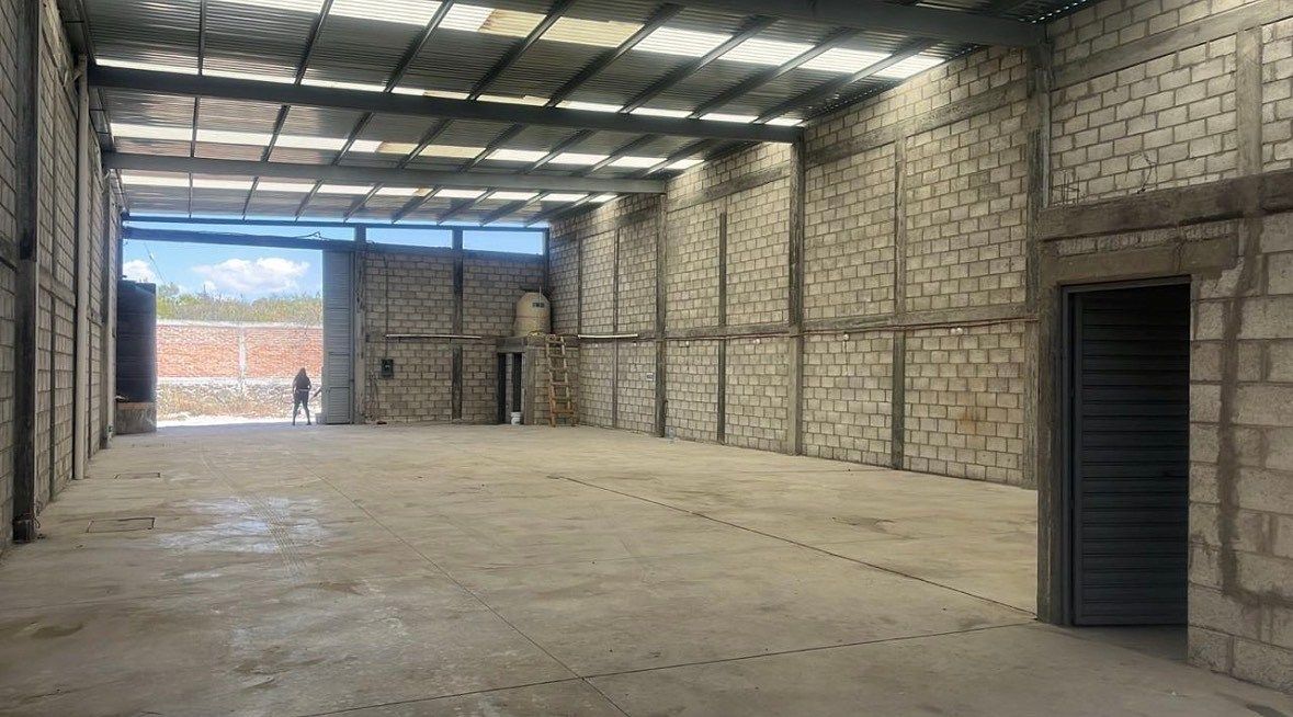 Commercial Storage Unit in San José el Alto, Querétaro, photo 3 of 10
