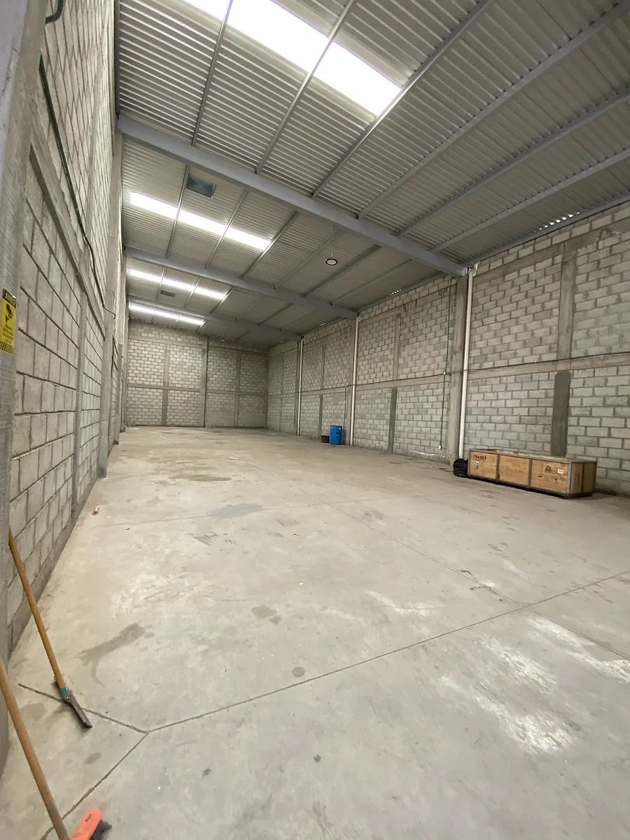 Commercial Storage Unit in San José el Alto, Querétaro, photo 7 of 10