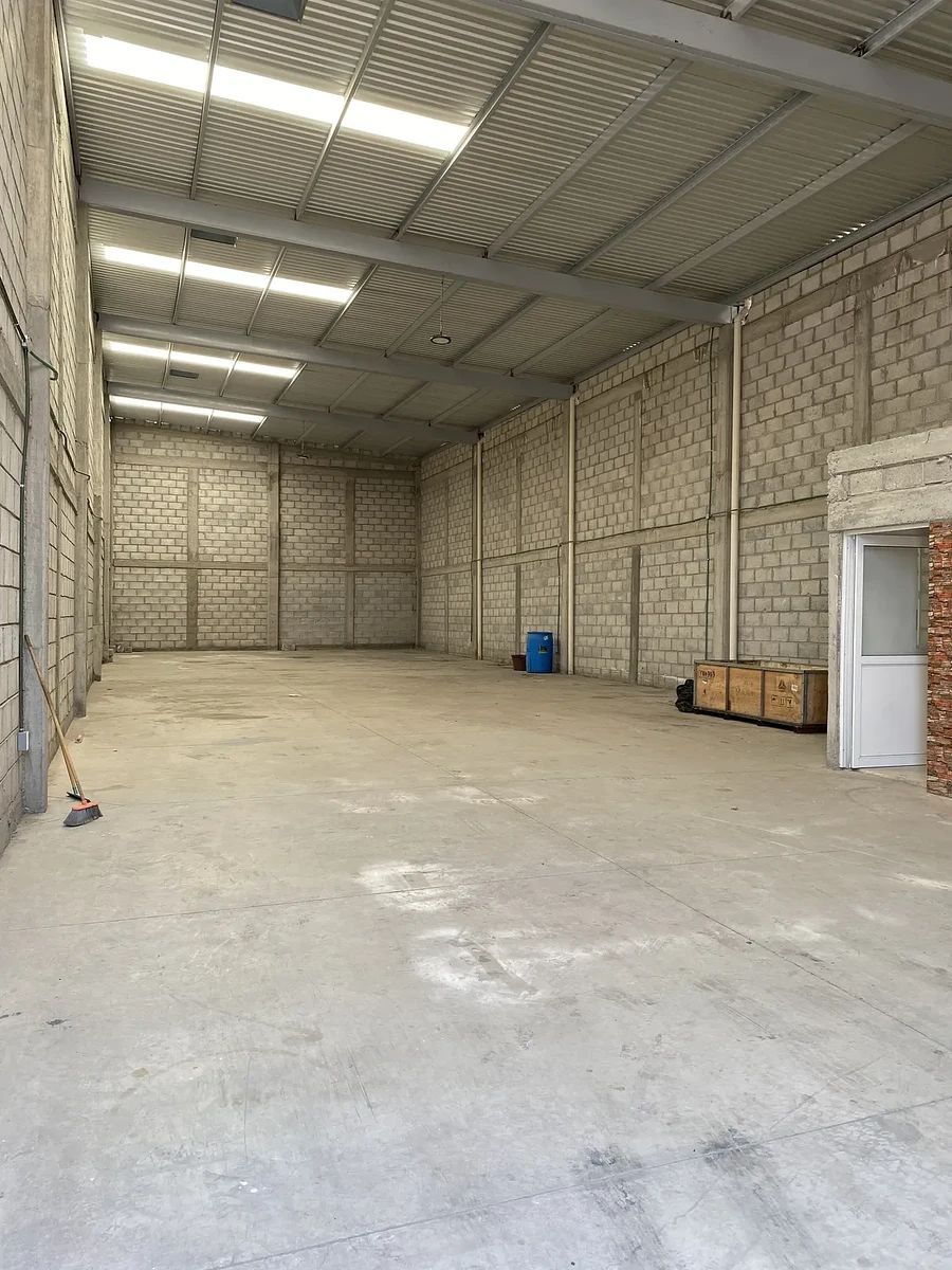 Commercial Storage Unit in San José el Alto, Querétaro, photo 8 of 10
