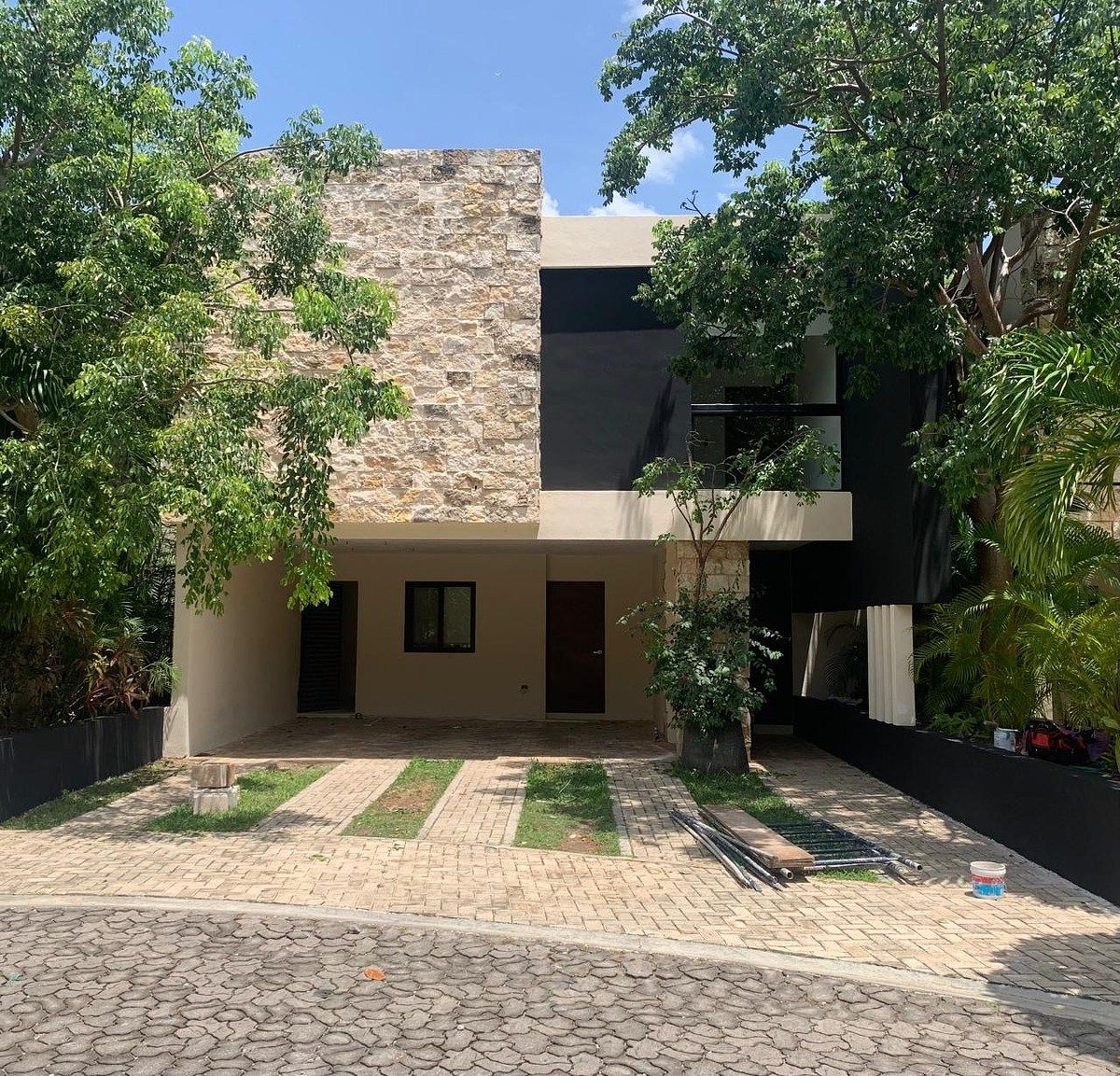 Hermosa casa en Cabo Norte con paneles solares, foto 1 de 15