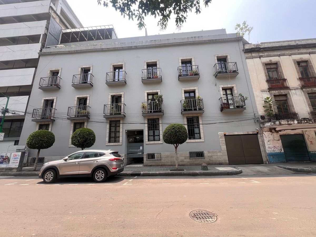 Departamento exterior en la calle de Lisboa con tres balcones. Aprovecha esta op, foto 1 de 32
