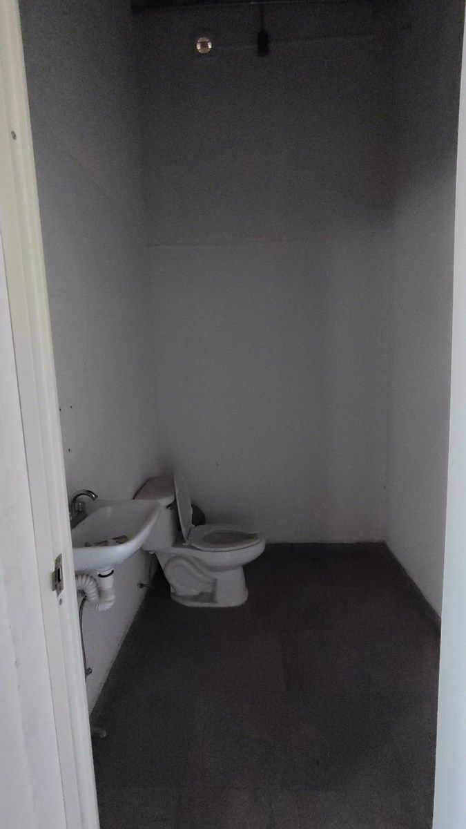 Commercial Storage Unit in El Salto Centro, El Salto, photo 18 of 25