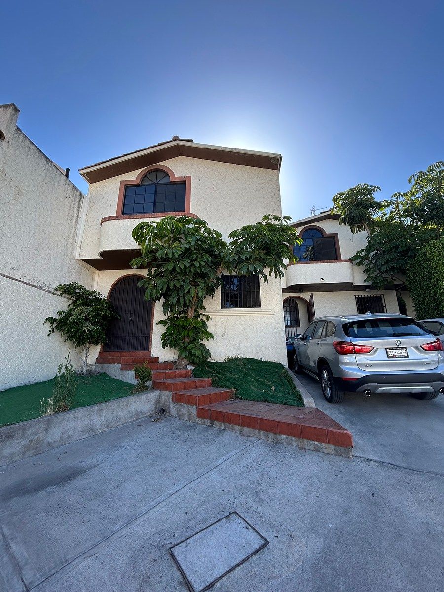 Casa à Venda no Fracionamento Monterrey, foto 1 de 23