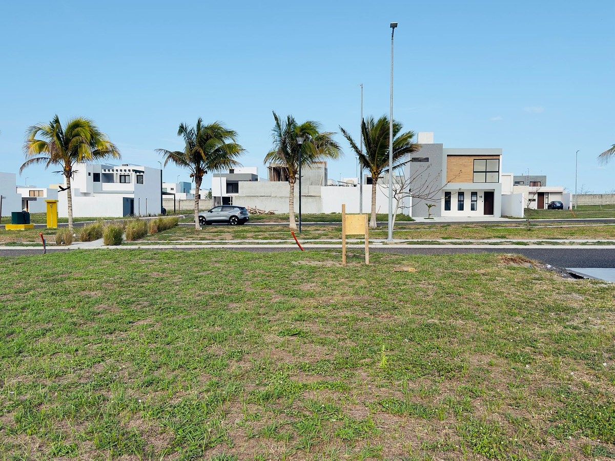 Terreno en venta en Lomas de la Rioja en ampliación Puerta de Alcalá, foto 1 de 3