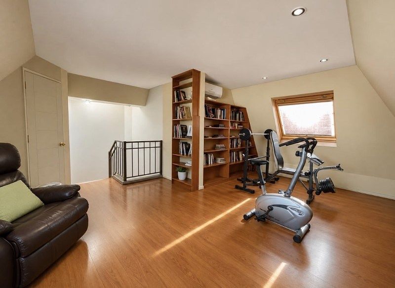 Casa en La Reina – 5 dormitorios, 3 estacionamientos, piscina en condominio