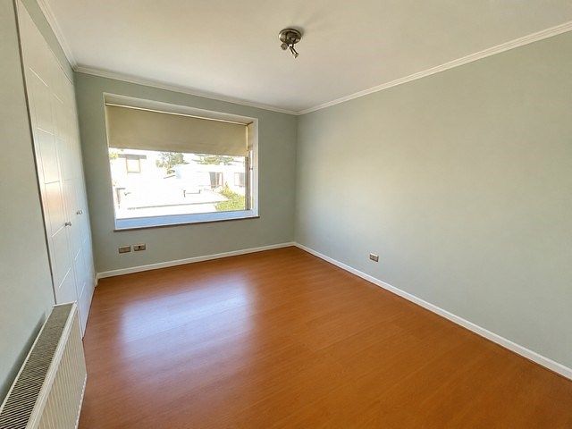 Casa en La Reina – 5 dormitorios, 3 estacionamientos, piscina en condominio