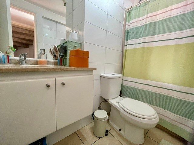 Casa en La Reina – 5 dormitorios, 3 estacionamientos, piscina en condominio