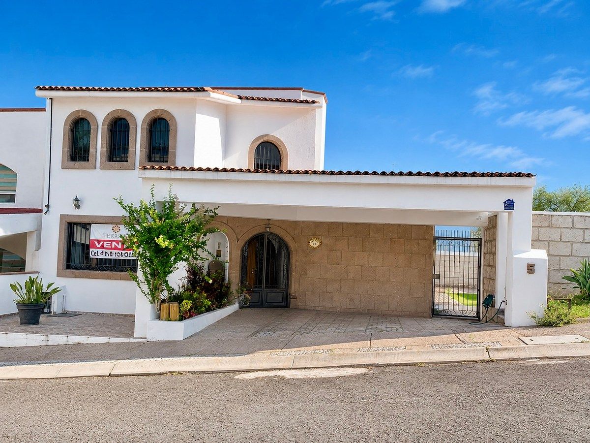 venta de casa en hacienda real tejeda, photo 1 of 20