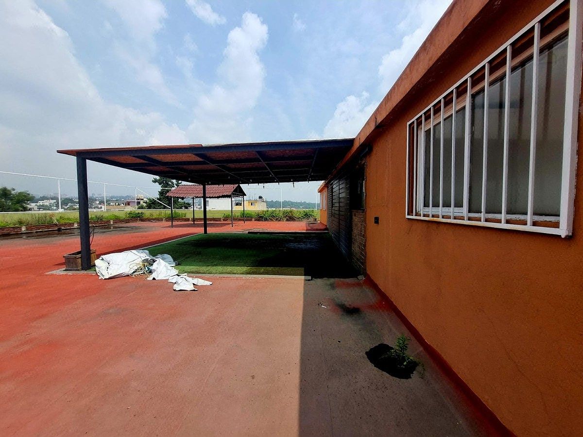 Building in San Miguel Tecamachalco, Naucalpan de Juárez, photo 12 of 26