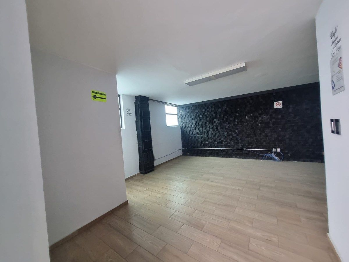 Building in San Miguel Tecamachalco, Naucalpan de Juárez, photo 26 of 26