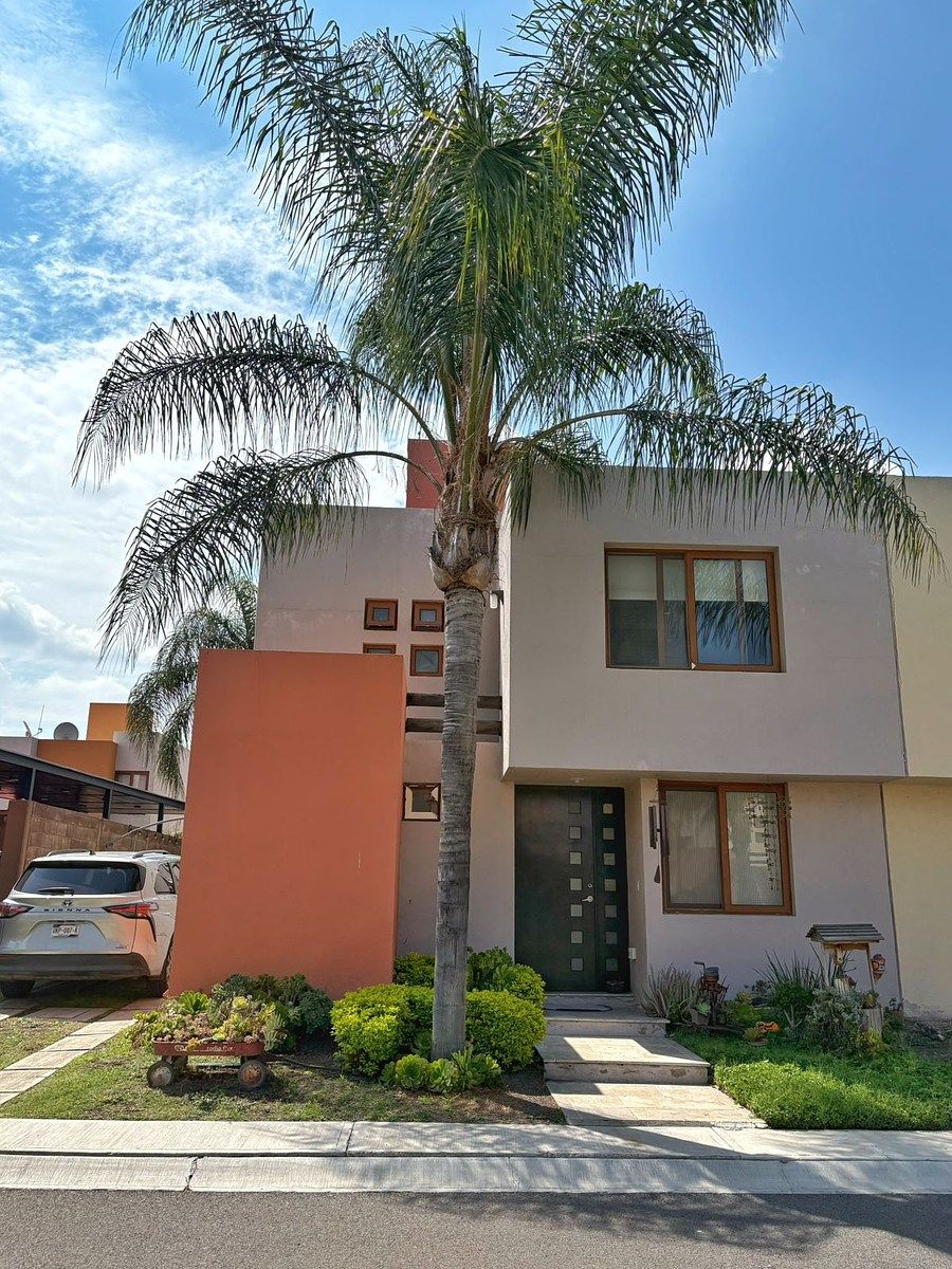 Casa exclusiva en Puerta Real frente a alberca | Terreno excedente, foto 1 de 16