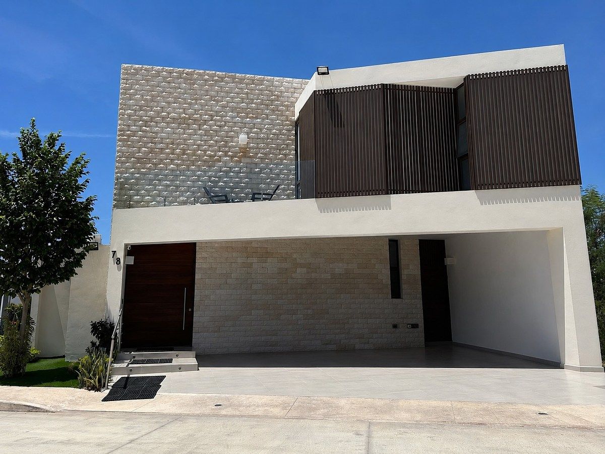 Casa en Venta en Privada de Lujo con Paneles Solares y planta de Electricidad, foto 1 de 45