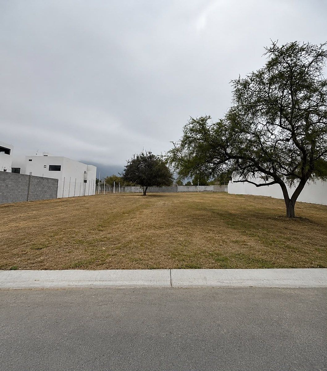 Terreno en venta Pedregal del Huajuco Carretera Nacional, foto 1 de 1