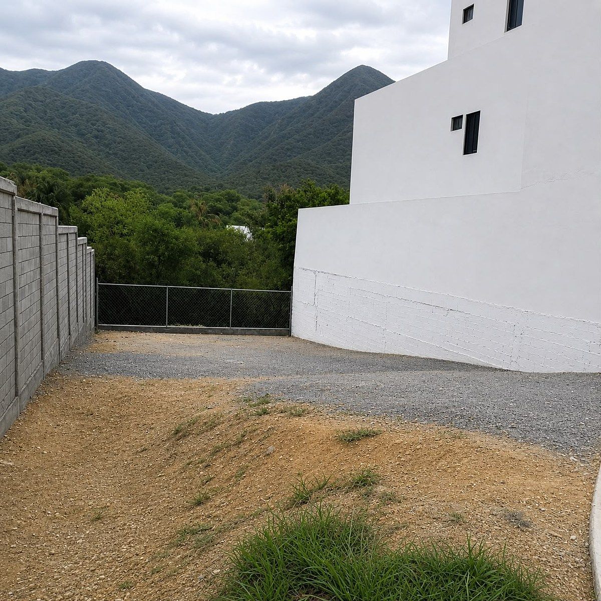 Lot in Amorada Privada Residencial, Santiago, photo 2 of 3