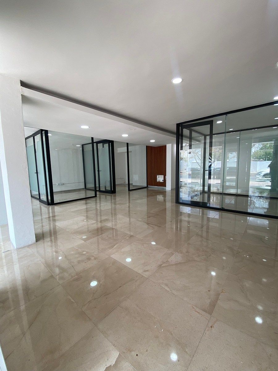 RENTA DE OFICINAS EN MERIDA EN PLANTA BAJA SOBRE AVENIDA EN ZONA NORTE, foto 1 de 16