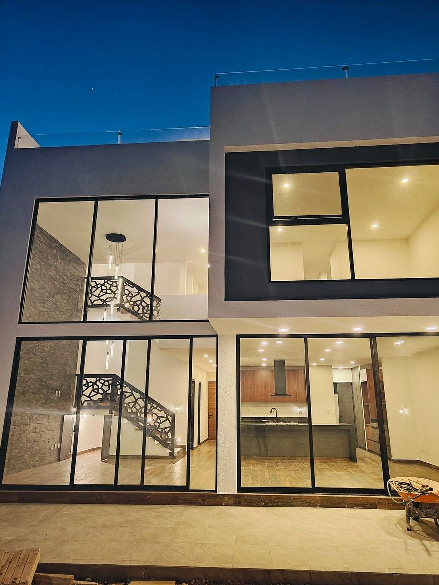 CASA EN VENTA EN ZIBATA, foto 1 de 15