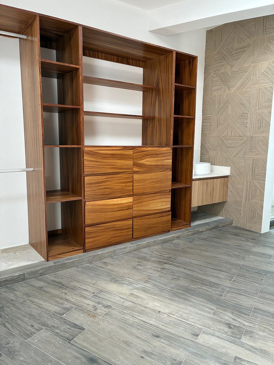 Recámara principal - Ámplio vestidor, foto 19 de 45