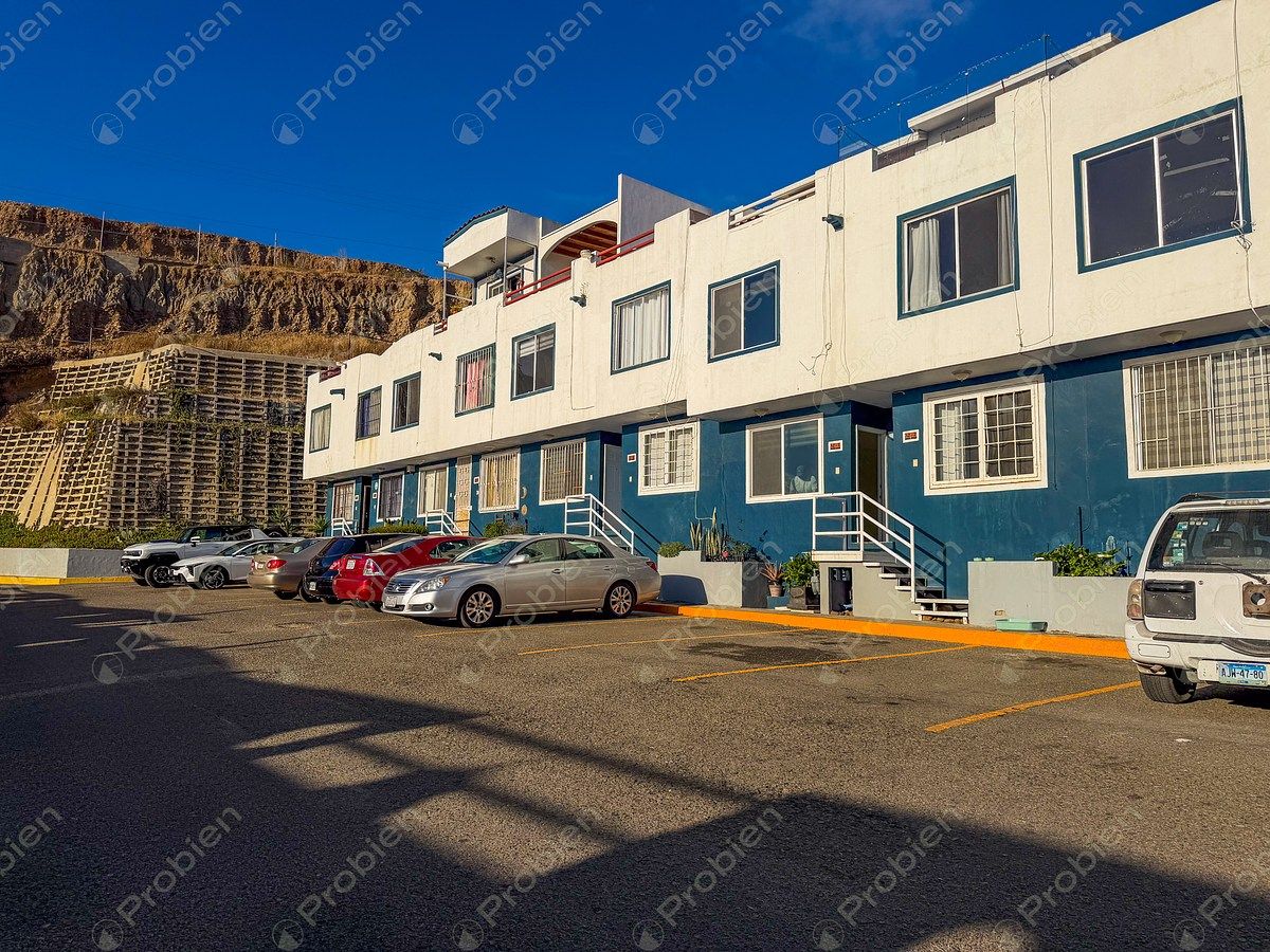Casa en venta con vista al mar en privada en Playas de Tijuana