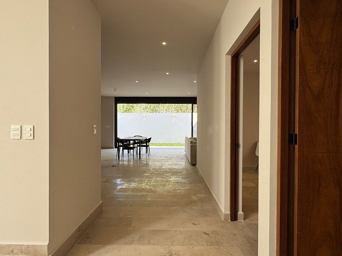 Casa em Vía Cumbres Residencial, Benito Juárez, foto 2 de 21
